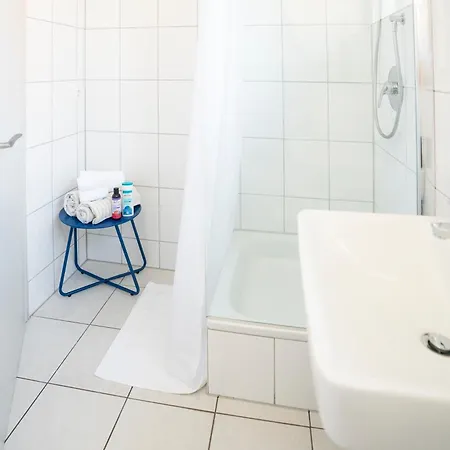 Apartment Blauwal - W14, Zentral In Bahnhofsnaehe, Balkon, Kueche Ulm