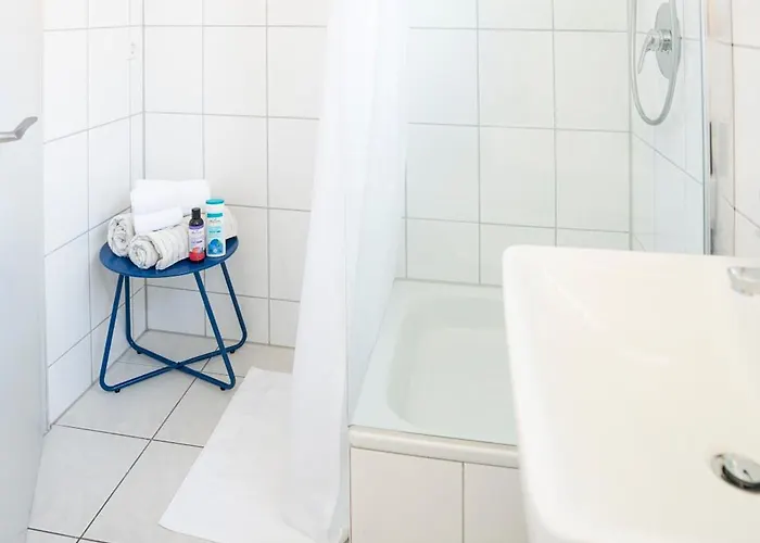 Appartement Blauwal - W14, Zentral In Bahnhofsnaehe, Balkon, Kueche Ulm